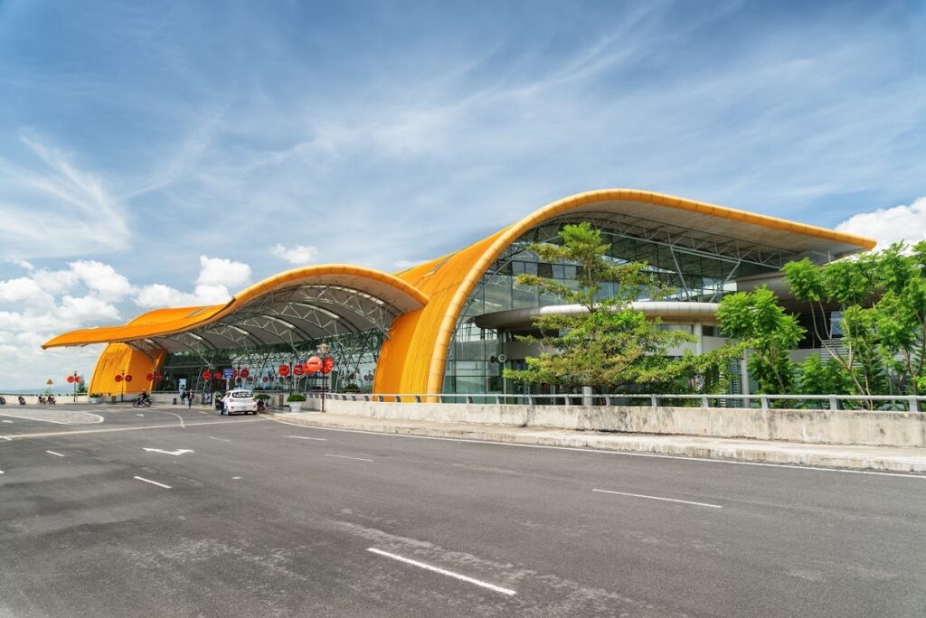Sân bay Liên Khương Đà Lạt, sân bay quốc tế tại Lâm Đồng